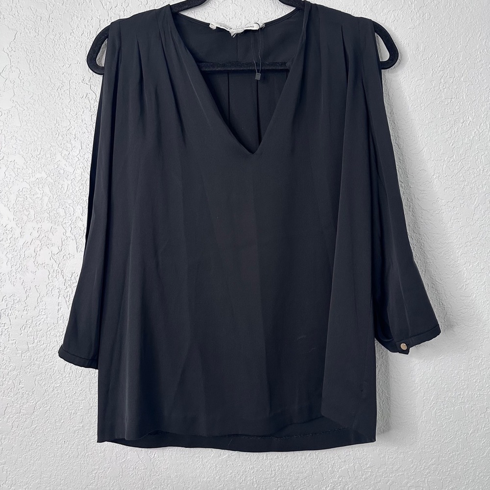 Diane Von Furstenberg Black Cold Shoulder V Neck Long Sleeve Blouse Top